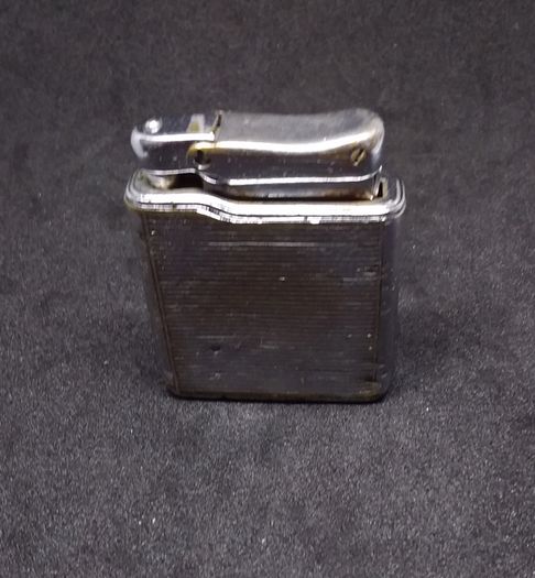 Colibri Monogas 21 Vintage Lighter