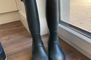 Hunter tall wellingtons Size 4