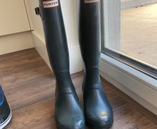 Hunter tall wellingtons Size 4