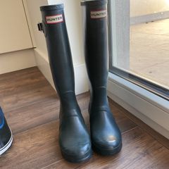 Hunter tall wellingtons Size 4