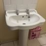 bathroom sinks x3 30euro each Image 4