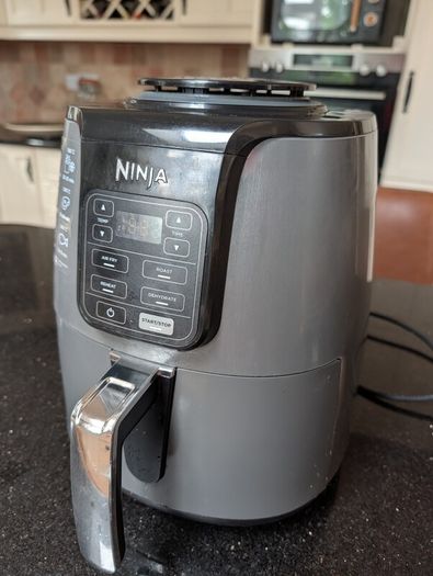 Ninja air fryer in excellent condition