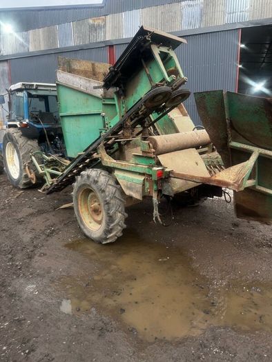 Beet harvester