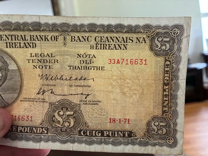 Lady Lavery 5 Pounds 1971 Fine