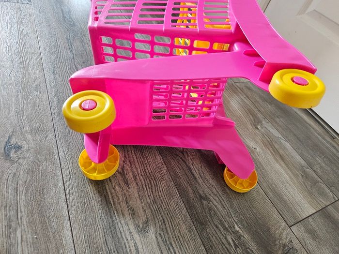 Kids' toy shopping trolley