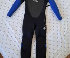 wetsuit