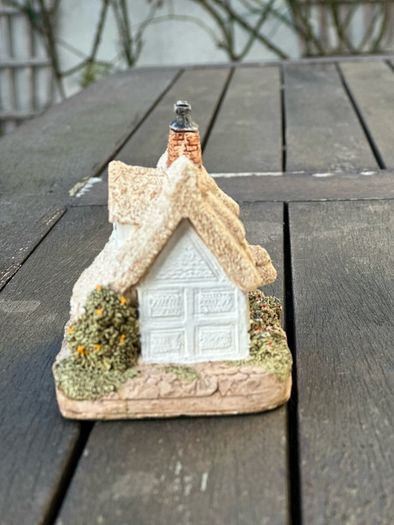 Lilliput Lane Clare Cottage