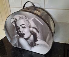 Vintage Marilyn Monroe vanity case and canvas print