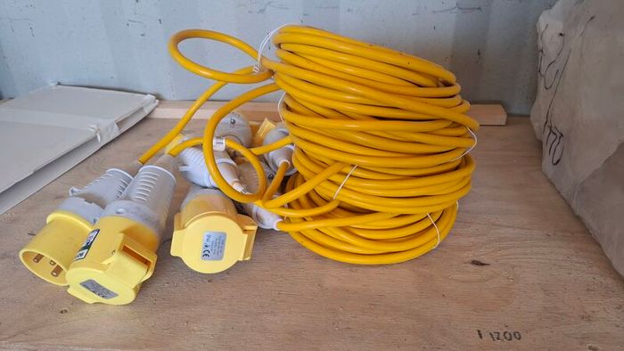 100 - 130v extension leads 32A