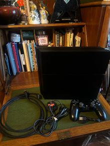 PlayStation 4 original 1TB model w/ controller & HDMI