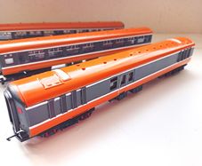 Model  Railway  Irish Mk 2  Coaches