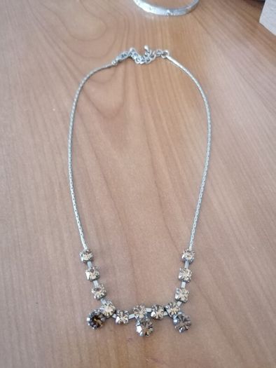 beautiful necklace very dressy