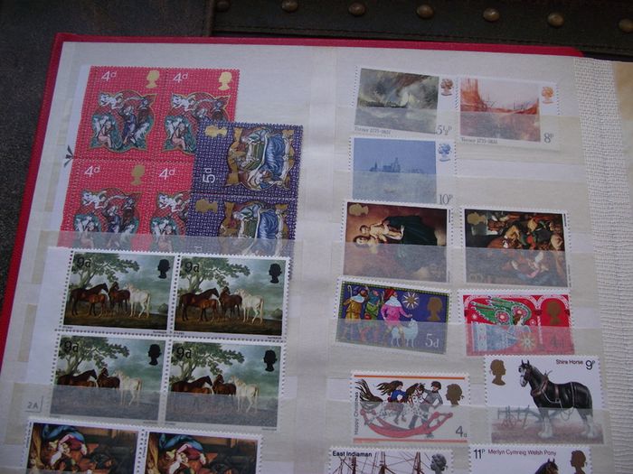 Collection of Mint Elizabeth II stamps, blocks and strips (1946-1990s)