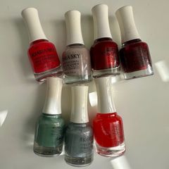 Kiara Sky nail polish
