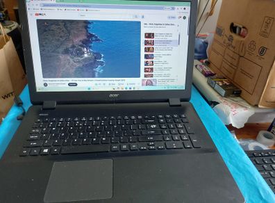 Acer Travelmate P276 Series, Model ZYW, 17 inch Laptop, Intel Core i5-4210U CPU, 2.4GHz, 4GB Ram, 500GB HDD, Windows 11 Pro, Microsoft Edge, Chrome