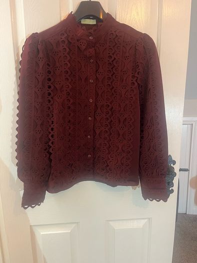New Boutique bought expensive lace detailed Blouse in burgundy - Size 12