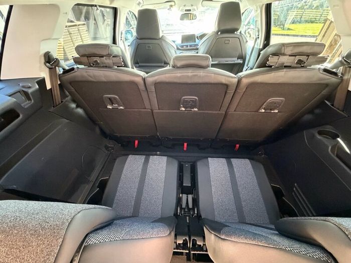 Peugeot 5008: Price Drop! 1k off! Only 110k km!