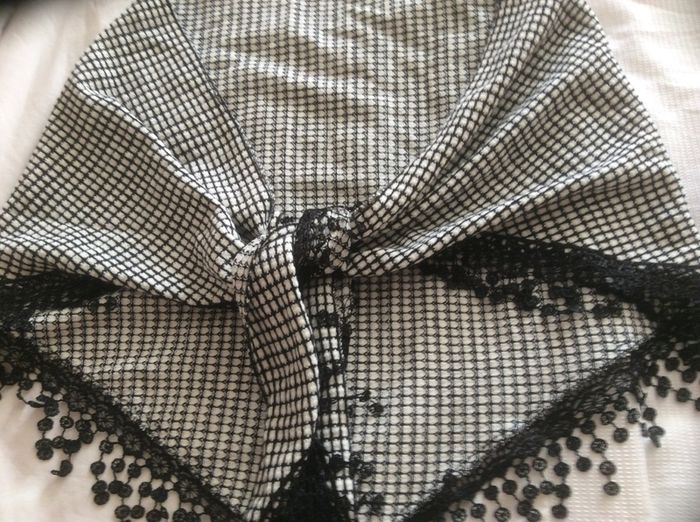 New black check scarf