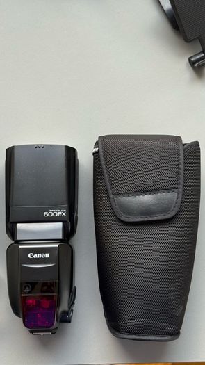 Canon Speedlite 600ex + Flash Trigger For Canon + charger and battery