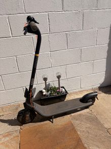 Nine bot E scooter