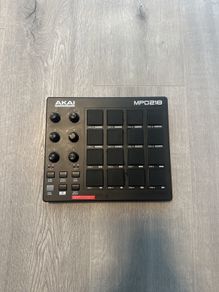AKAI MPD218 Pad Controller