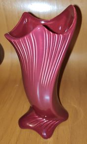 Sylvac Art Deco burgundy vase 2281