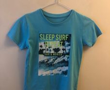 Surf t-shirt (age 7-8)
