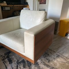 Dwell Swivel Lounge chair