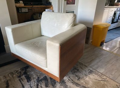 Dwell Swivel Lounge chair