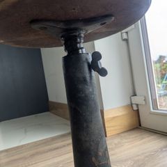 singer stool