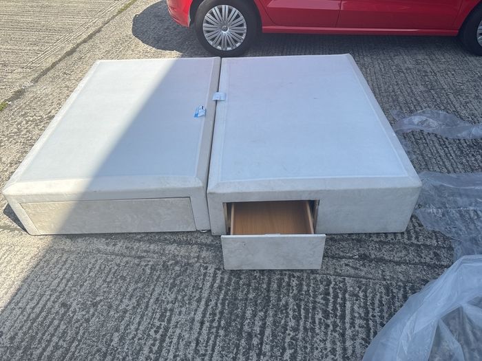 5ft base with 4 drawers