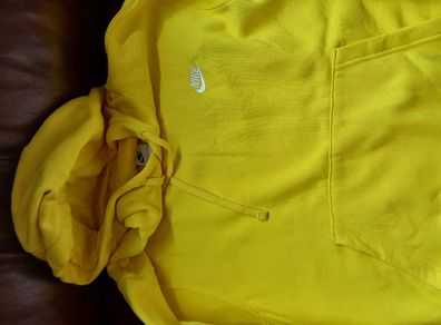Mens size M Nike, Adidas, North Face, Gym&Coffee, Puma 5 euro each