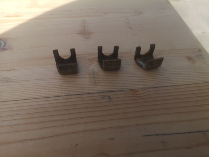 Opel clutch clips