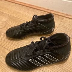 kids soccer boots