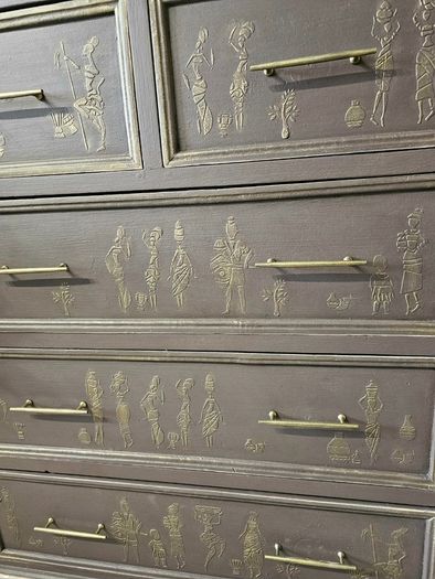 Chest of drawers