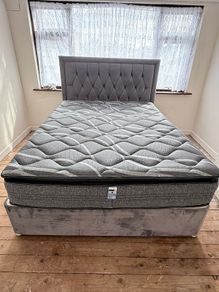kingsizeBed with Matress and headboard