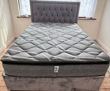 kingsizeBed with Matress and headboard