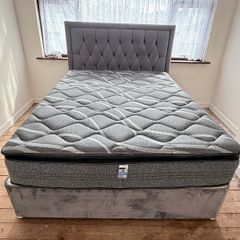 kingsizeBed with Matress and headboard