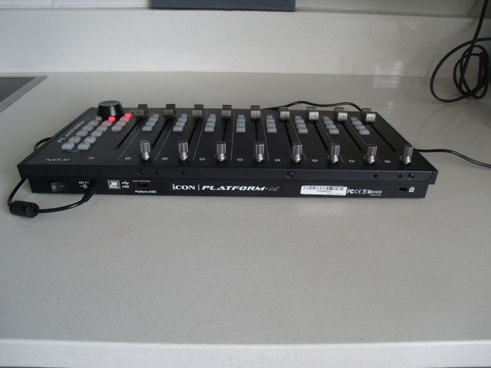 icon pro audio  Platform M+ Midi/audio DAW controller with motorized faders - As new