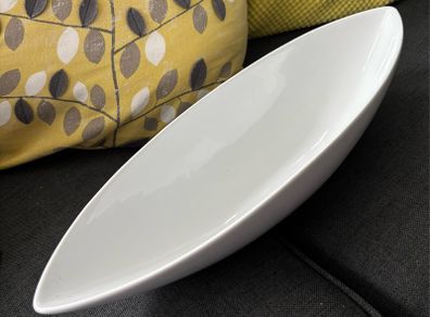 Newbridge oval bowl 12 inches in length ideal for potpourri or as a serving bowl as microwave and dishwasher safe