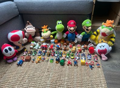 Super Mario Toys & Plushies
