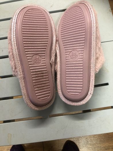 Ladies slippers Memory Foam Pink with diamonds  Size  3 / 4