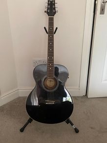 Acoustic guitar and amp set
