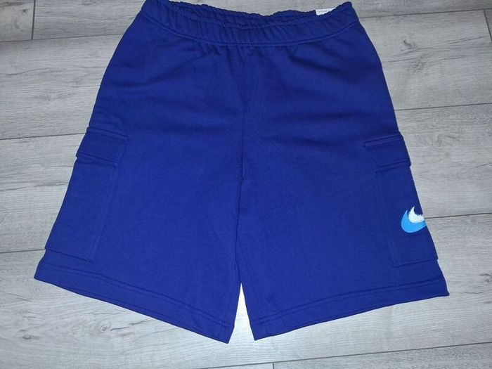 Brand New Nike Swoosh Terry Cargo Shorts - Size - Medium - RRP - 55.00