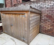 Outdoor storage shed