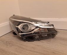Toyota Yaris Right Headlight