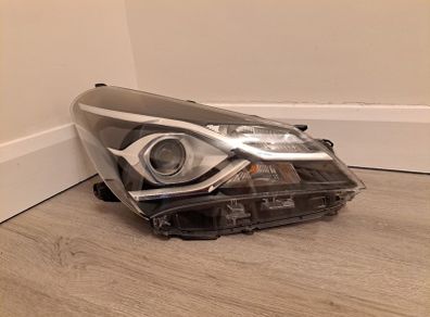 Toyota Yaris Right Headlight