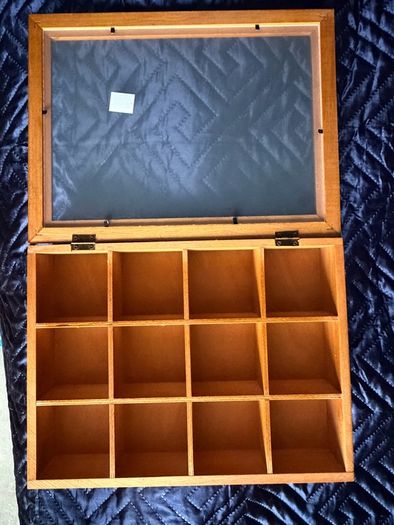 12 grid wooden storage box