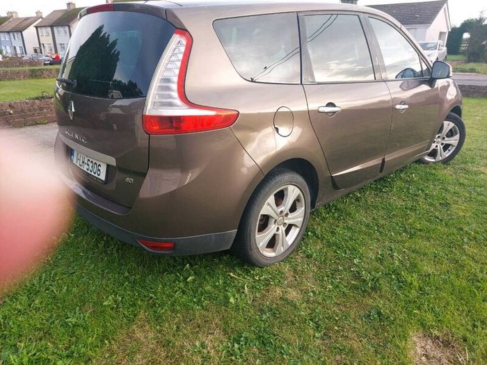 Renault scenic 7 seater.