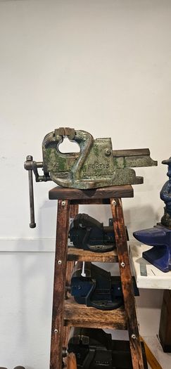 metal set of drawerw